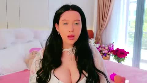 Felicia Herceg online show from January 2026 05:43:01 AM