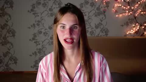 Snapshot of felicia_lav chatting on July 2026 07:09:01 PM Frida online show from July 2026 07:09:01 PM