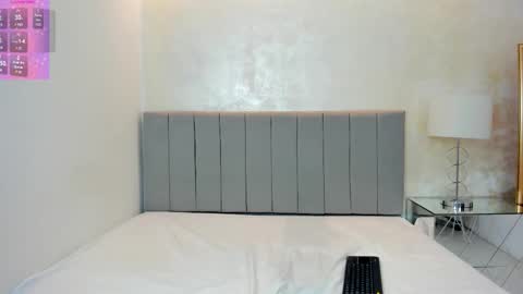 felicia_whitee online show from September 2025 01:44:02 PM
