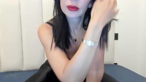 Snapshot of felinechic chatting on March 2025 03:49:01 PM FelineChic online show from March 2025 03:49:01 PM