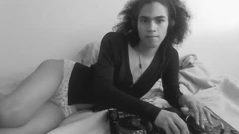 FELINE online show from November 2025 10:10:02 PM