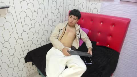 felipe_boy_18 online show from March 2025 03:21:02 AM