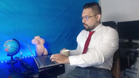 FELIPE QUIROZ online show from September 2025 12:05:02 PM