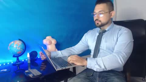 FELIPE QUIROZ online show from September 2025 12:05:02 PM