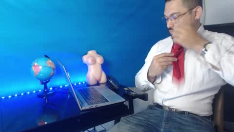 FELIPE QUIROZ online show from September 2025 12:27:02 PM