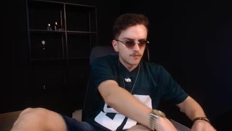 Snapshot of felixstark chatting on June 2026 04:15:01 AM FelixStark online show from June 2026 04:15:01 AM