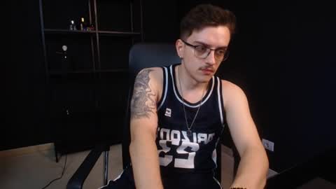 Snapshot of felixstark chatting on June 2026 04:50:01 AM FelixStark online show from June 2026 04:50:01 AM