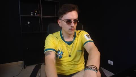 Snapshot of felixstark chatting on June 2026 05:01:02 AM FelixStark online show from June 2026 05:01:02 AM