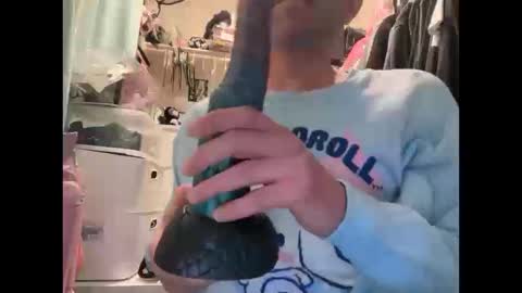 Snapshot of femboy_fangs chatting on October 2025 07:47:01 PM femboyfangs online show from October 2025 07:47:01 PM