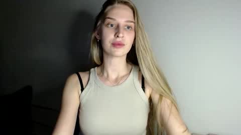 Femke online show from October 2025 09:24:01 PM