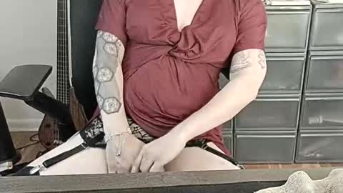 Snapshot of femme_mystique chatting on November 2025 06:41:01 PM femme_mystique online show from November 2025 06:41:01 PM