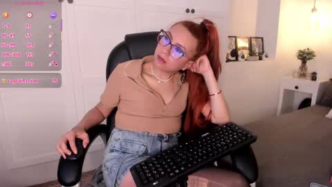 Snapshot of fer_angel_ chatting on March 2025 04:17:01 PM Fernanda online show from March 2025 04:17:01 PM