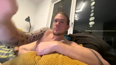 Snapshot of ferdl1988_1 chatting on January 2025 10:18:01 PM ferdl1988_1 online show from January 2025 10:18:01 PM