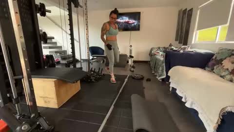 fergiecienta online show from October 2025 12:16:01 PM