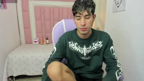 FER PHOENIX online show from April 2026 03:45:02 AM