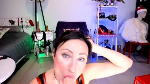 Snapshot of fetishmodel_al_isis chatting on December 2024 07:08:02 PM Fetishmodel online show from December 2024 07:08:02 PM