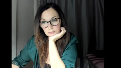 Snapshot of fey_bb chatting on December 2024 11:18:01 AM Milana online show from December 2024 11:18:01 AM