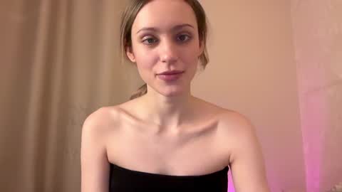 Snapshot of fflloowweerr chatting on January 2025 12:26:01 PM Lisa online show from January 2025 12:26:01 PM