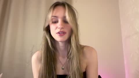 Snapshot of fflloowweerr chatting on January 2025 01:38:02 PM Lisa online show from January 2025 01:38:02 PM