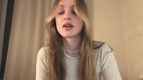 Snapshot of fflloowweerr chatting on February 2025 12:57:02 PM Lisa online show from February 2025 12:57:02 PM