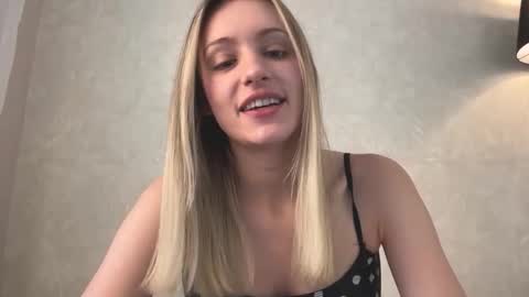 Snapshot of fflloowweerr chatting on November 2025 07:14:02 AM Lisa online show from November 2025 07:14:02 AM