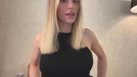 Lisa online show from December 2025 07:27:02 AM