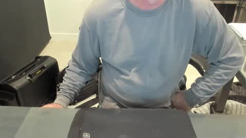 Snapshot of fhetzl chatting on November 2025 01:11:01 AM fhetzl online show from November 2025 01:11:01 AM