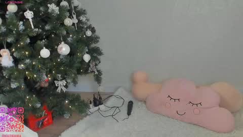 Snapshot of final_fantase chatting on December 2024 06:44:01 AM Kira gift fo joining the fan club -- personal telegram hot photo online show from December 2024 06:44:01 AM