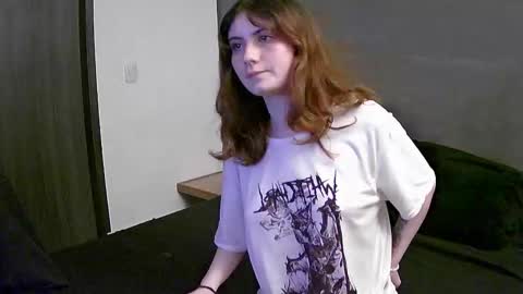 Snapshot of findiryts_2 chatting on October 2025 06:23:02 AM Alice and Max online show from October 2025 06:23:02 AM