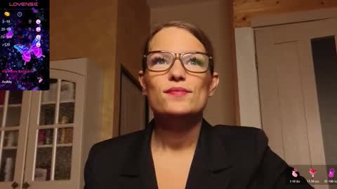 Lady online show from October 2025 04:04:02 AM