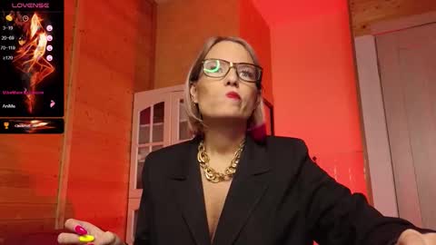 Lady online show from December 2025 09:21:02 PM