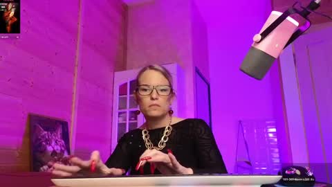 Lady online show from April 2026 03:43:02 AM