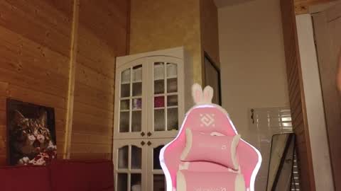 Snapshot of findom_lady_shine chatting on May 2026 06:04:02 PM Lady online show from May 2026 06:04:02 PM