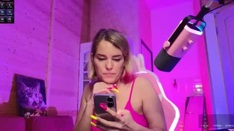 Snapshot of findom_lady_shine chatting on May 2026 06:37:01 PM Lady online show from May 2026 06:37:01 PM