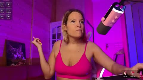 Snapshot of findom_lady_shine chatting on May 2026 06:09:01 PM Lady online show from May 2026 06:09:01 PM