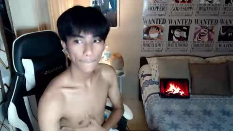 Snapshot of fineboii_rey18 chatting on May 2026 03:09:02 PM fineboii_rey18 online show from May 2026 03:09:02 PM