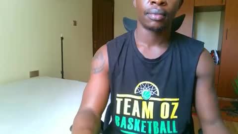 Snapshot of fineebony chatting on May 2026 08:19:01 AM HOT AND SWEET online show from May 2026 08:19:01 AM