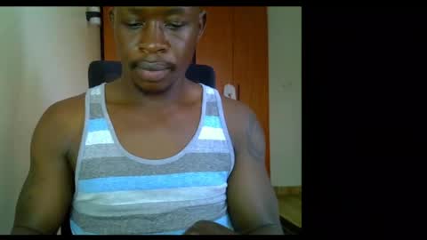 Snapshot of fineebony chatting on May 2026 06:43:02 AM HOT AND SWEET online show from May 2026 06:43:02 AM