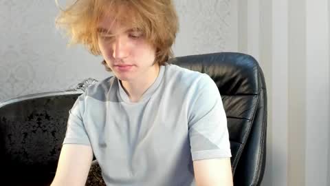 Snapshot of finnbev chatting on June 2026 05:43:02 AM finnbev online show from June 2026 05:43:02 AM