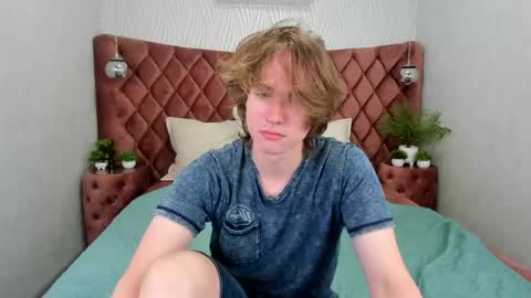 Snapshot of finnbev chatting on June 2026 01:28:02 AM finnbev online show from June 2026 01:28:02 AM