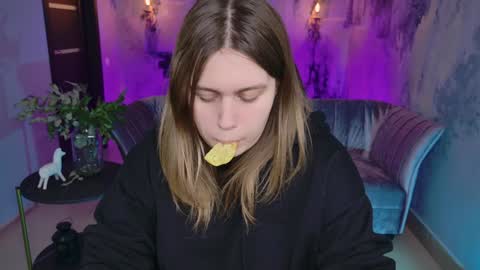 fiora online show from February 2025 09:58:01 AM