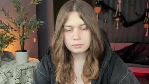 fiora online show from October 2025 01:43:02 PM