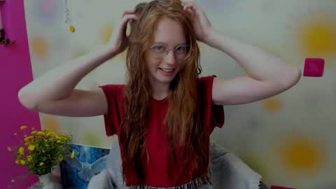 fire_luna online show from September 2025 05:09:01 AM