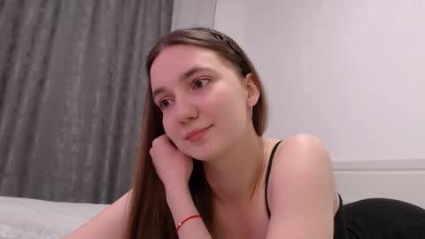 fireflies_fly_ online show from January 2026 06:33:02 PM