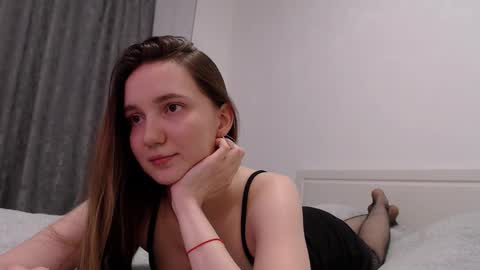 fireflies_fly_ online show from February 2026 07:39:02 PM