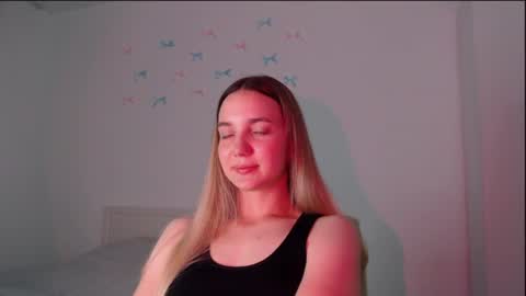 fireflies_fly_ online show from July 2026 08:02:01 PM