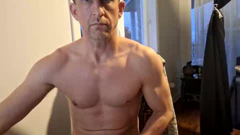 Snapshot of fit_dave_canada chatting on November 2025 09:48:02 PM fit_dave_canada online show from November 2025 09:48:02 PM