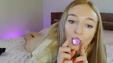 flowergirl online show from January 2026 07:05:02 PM