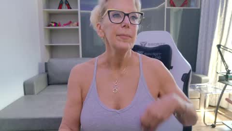 Snapshot of fitcougarcb chatting on June 2026 05:58:02 PM Bianca online show from June 2026 05:58:02 PM
