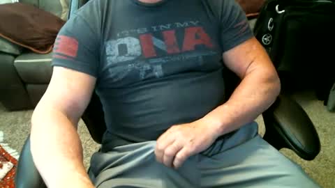 fitguy40 online show from December 2024 08:25:01 PM